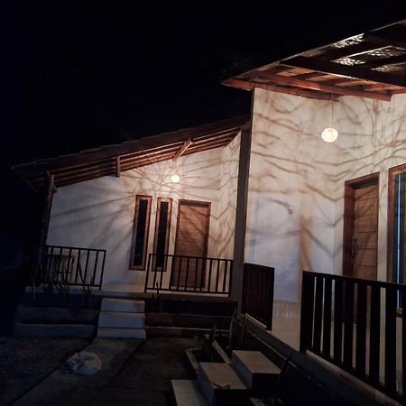 Jingga Home Penida Toyapakeh Rum bild