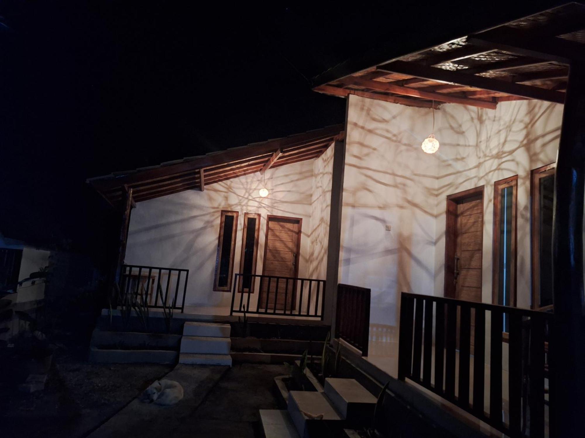 Jingga Home Penida Toyapakeh Rum bild