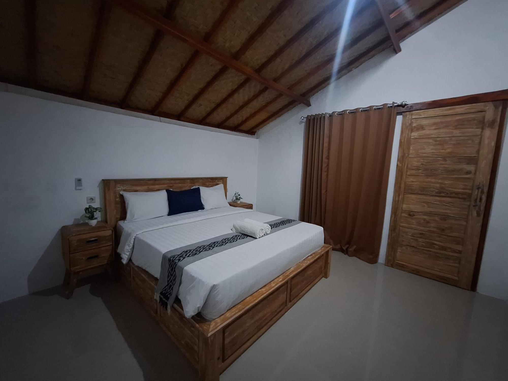 Jingga Home Penida Toyapakeh Rum bild